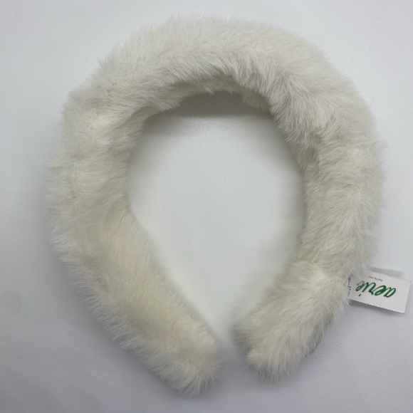 aerie Accessories - NWT Aerie White/Ivory Faux Fur Headband Winter Accessory for Women  & Girls